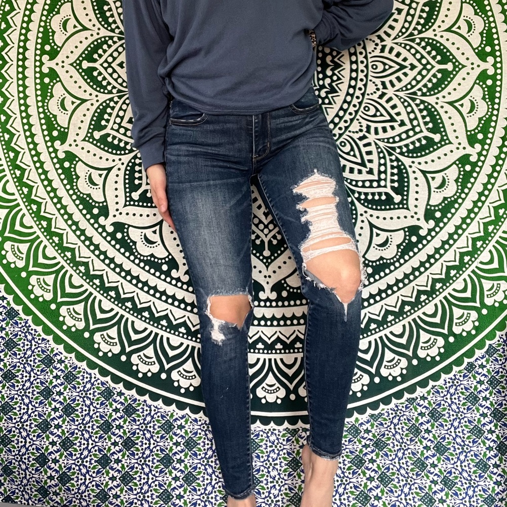 American Eagle Dark Wash • 2 short